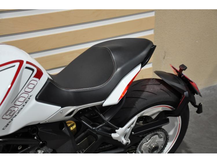 MV AGUSTA BRUTALE 800 Dragster