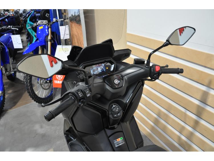 YAMAHA X-MAX 125 2025