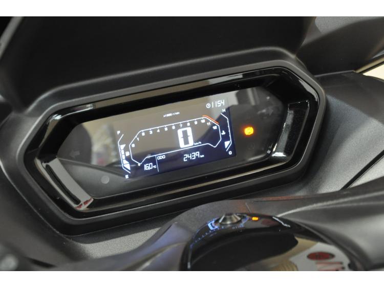 YAMAHA X-MAX 125 2025