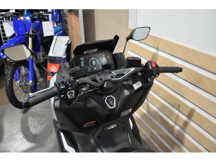 YAMAHA XP T-MAX 560 TECH MAX