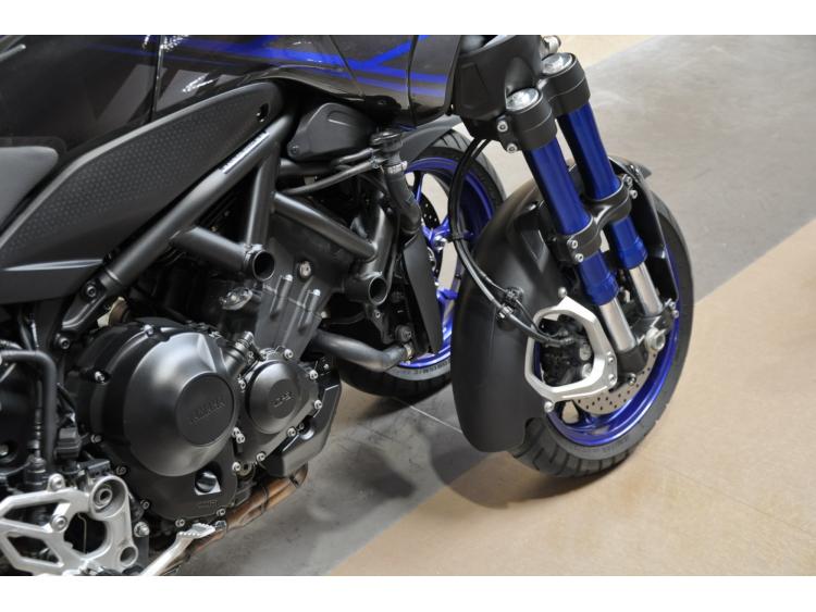 YAMAHA Niken 850