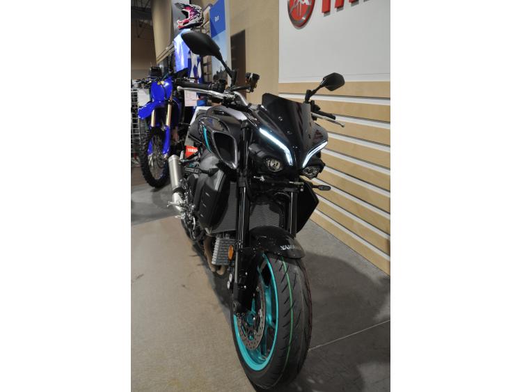 YAMAHA MT-10