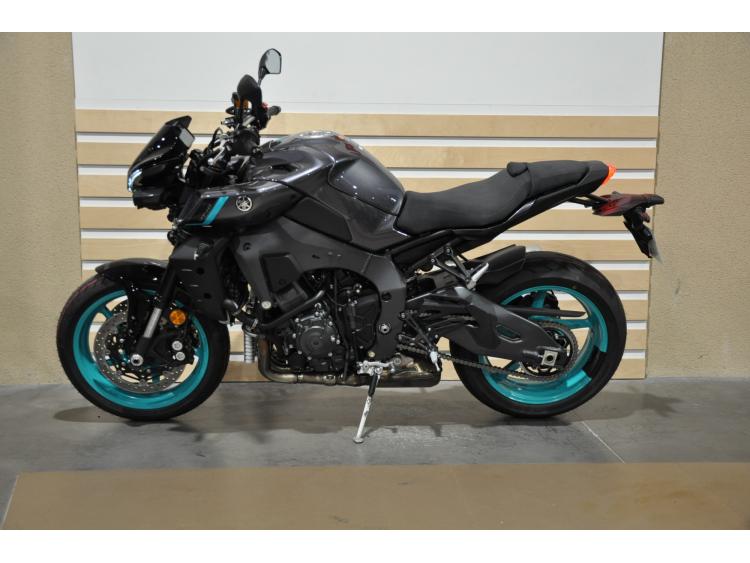 YAMAHA MT-10