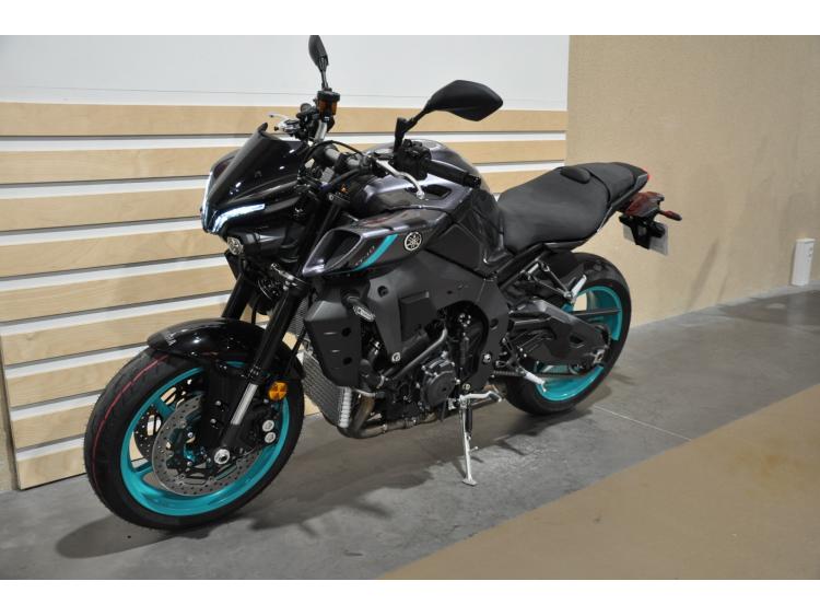 YAMAHA MT-10