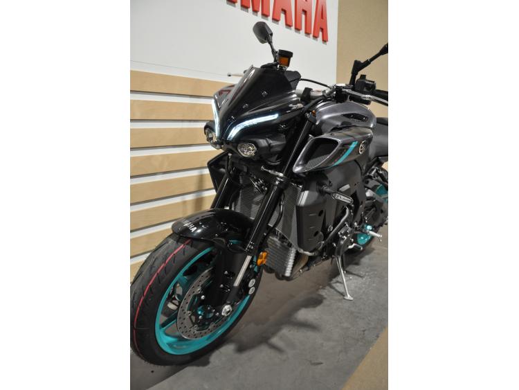 YAMAHA MT-10