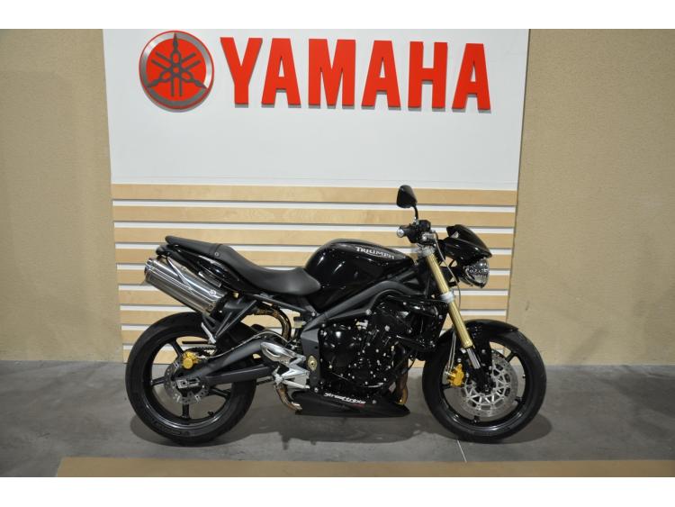 TRIUMPH STREET TRIPLE 675