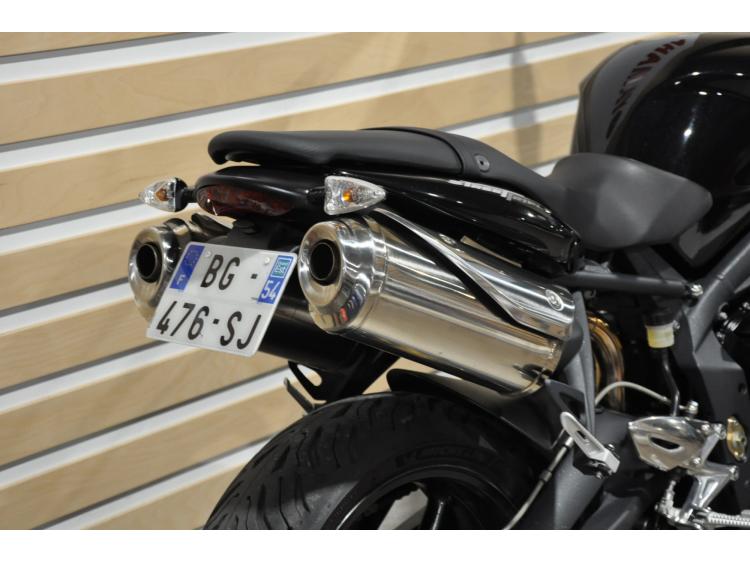 TRIUMPH STREET TRIPLE 675