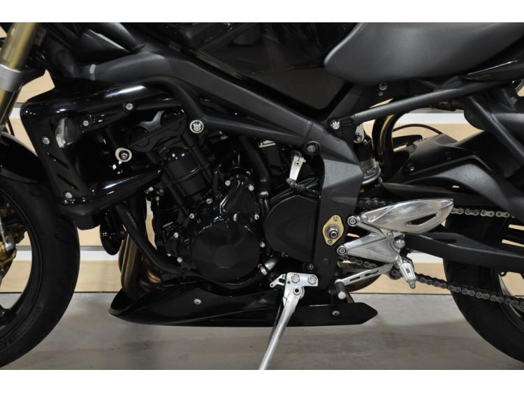 TRIUMPH STREET TRIPLE 675