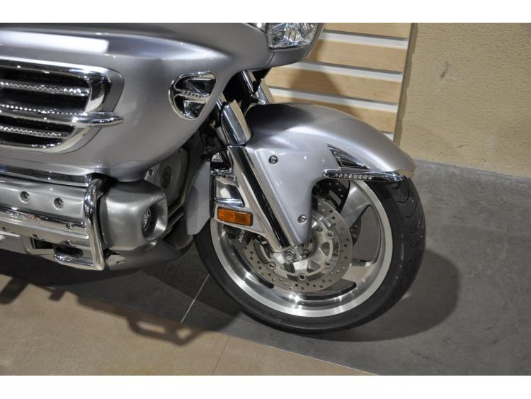 HONDA GL1800 GOLDWING
