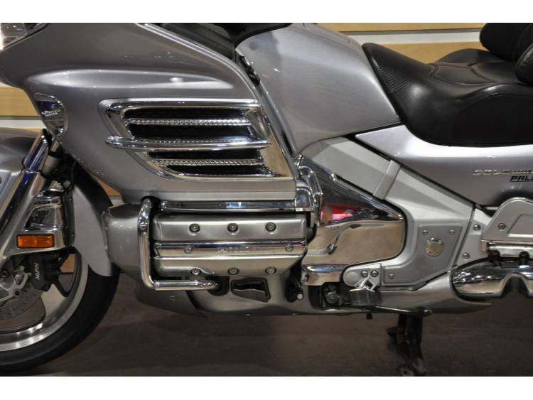 HONDA GL1800 GOLDWING