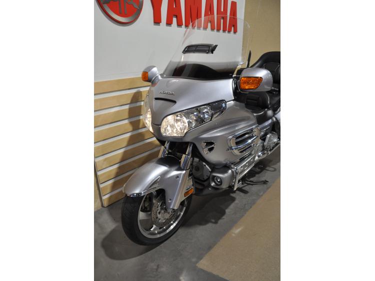 HONDA GL1800 GOLDWING