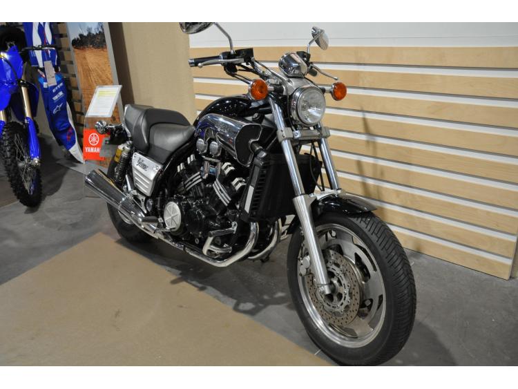 YAMAHA V Max 1200