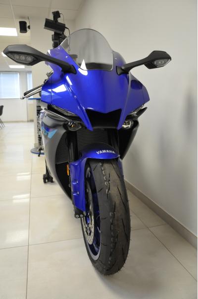 YAMAHA YZF 1000 R1