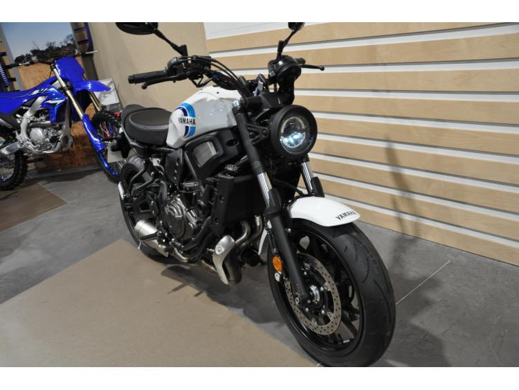 YAMAHA XSR 700