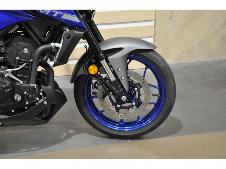 YAMAHA MT-03 
