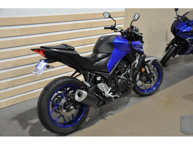 YAMAHA MT-03 