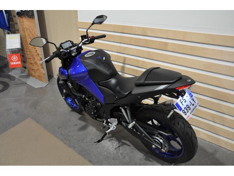 YAMAHA MT-03 