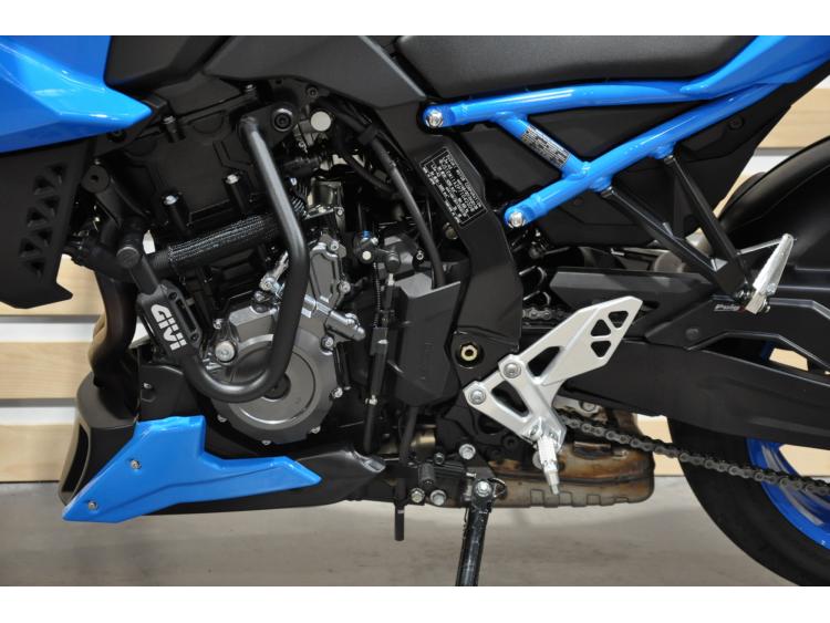 SUZUKI GSX-8S
