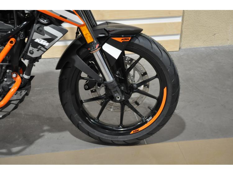   KTM 125 DUKE ABS