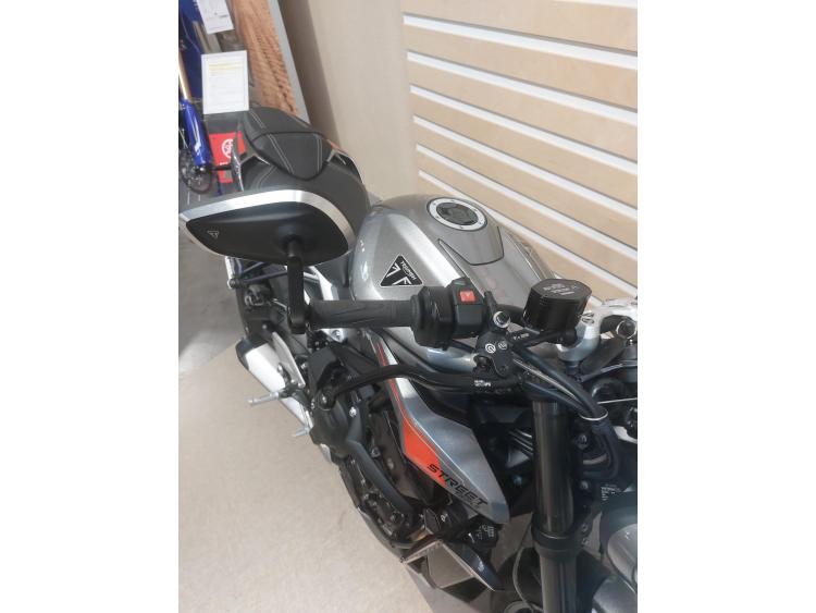 TRIUMPH STREET TRIPLE 765 RS