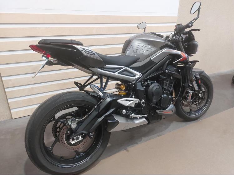 TRIUMPH STREET TRIPLE 765 RS