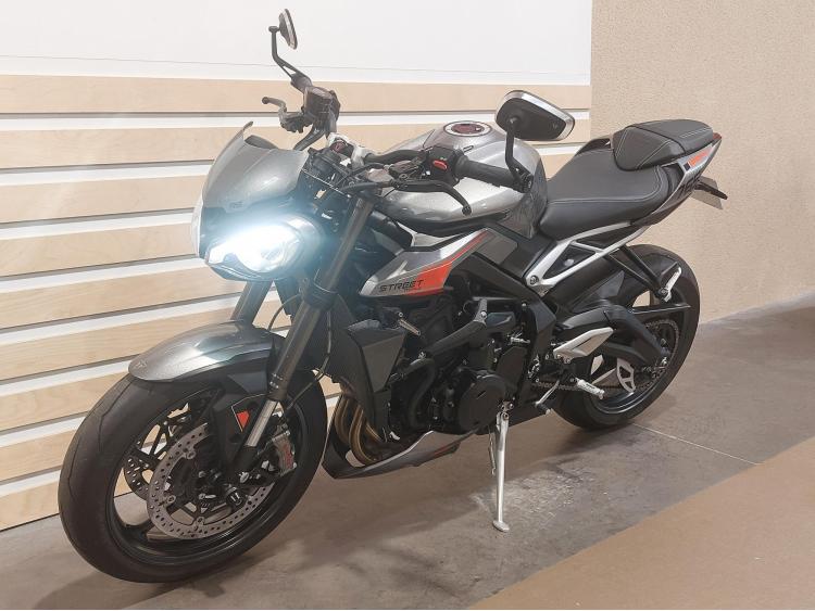 TRIUMPH STREET TRIPLE 765 RS