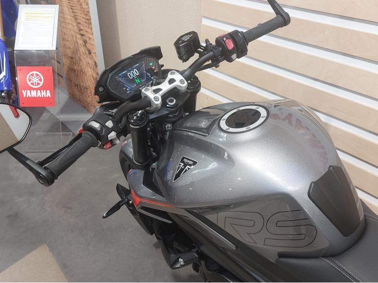 TRIUMPH STREET TRIPLE 765 RS