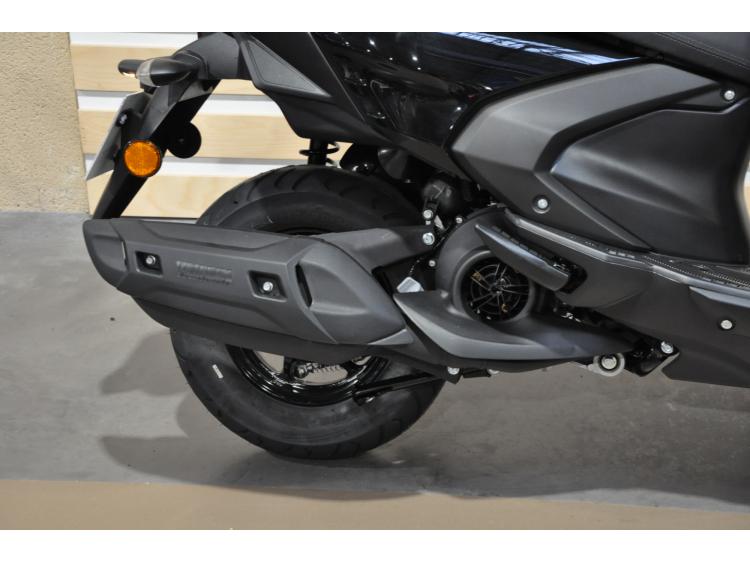 YAMAHA RayZR 125