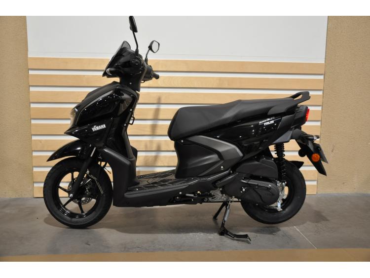 YAMAHA RayZR 125