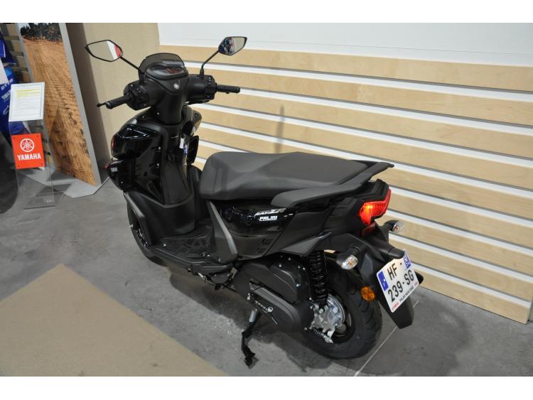 YAMAHA RayZR 125