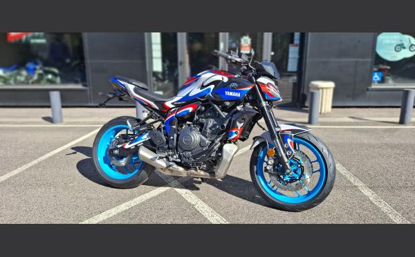 La Yamaha MT-07 prend des airs de championne !